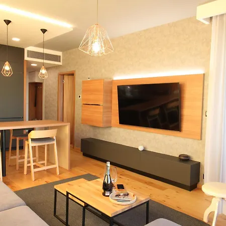 House Keys Skypark Апартаменти *