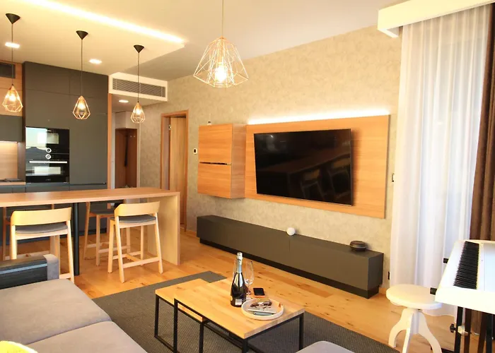 House Keys Skypark Апартаменти *