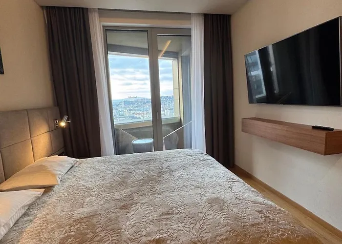 House Keys Skypark Апартаменти *