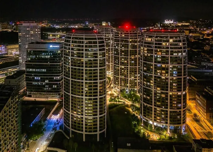 House Keys Skypark Lägenhet Bratislava